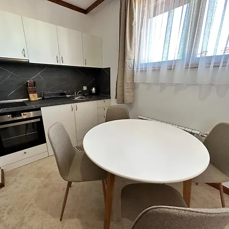 St Ivan Rilski & Pool Apartment